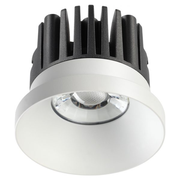 Встраиваемый светодиодный светильник Novotech Metis 357585 представлен в белом цвете и прекрасно подойдет для установки на натяжной потолок.