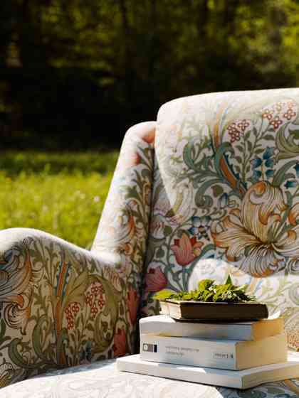 цветное кресло, кресло в цветочек