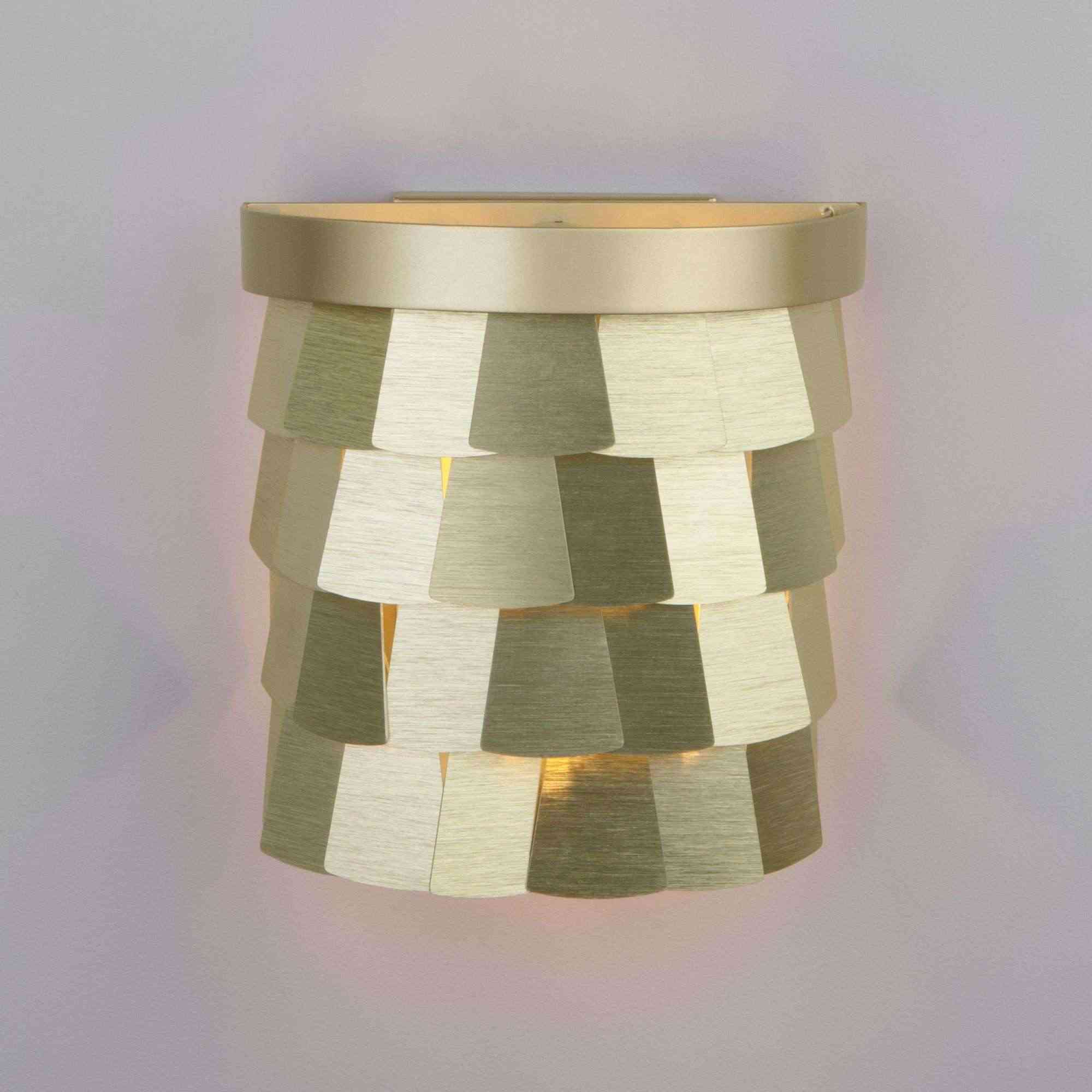Настенный светильник с металлическим абажуром Bogate’s Corazza 317
