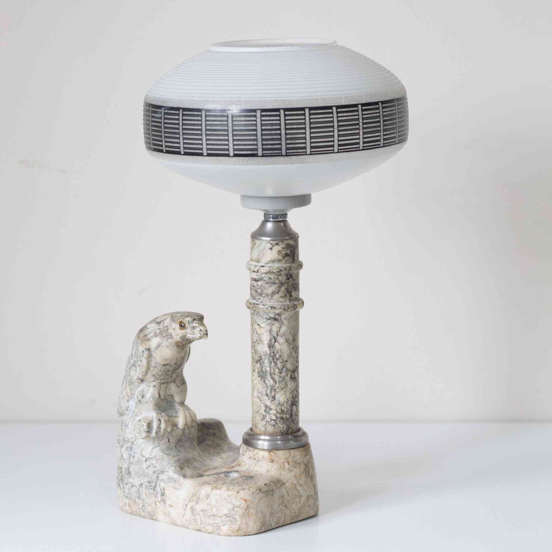 Настольная лампа с орлом мрамор