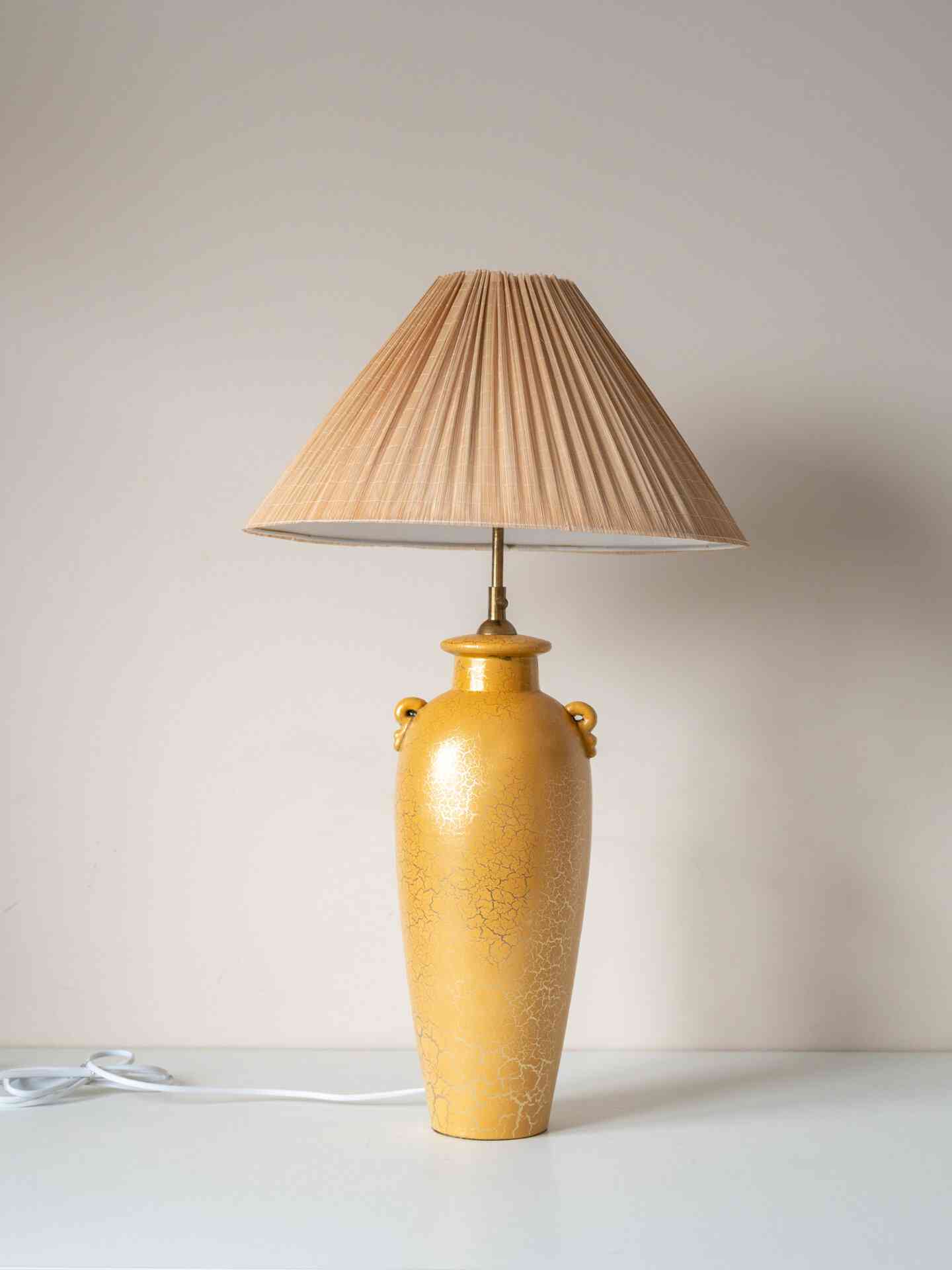 Лампа с вьетнамским абажуром 2
