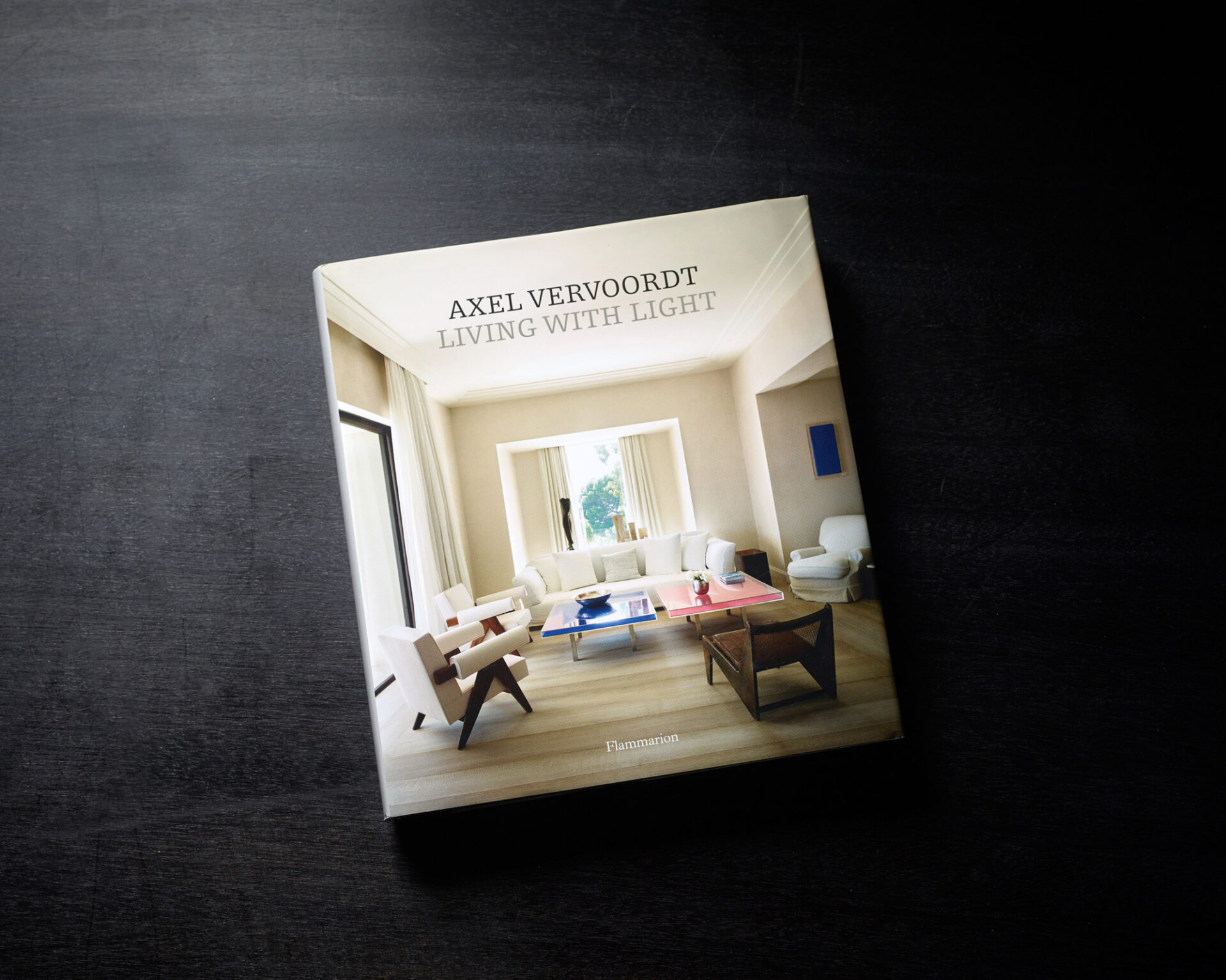 Axel Vervoordt: Living with Light, жизнь в свете - книга для дизайнера интерьера