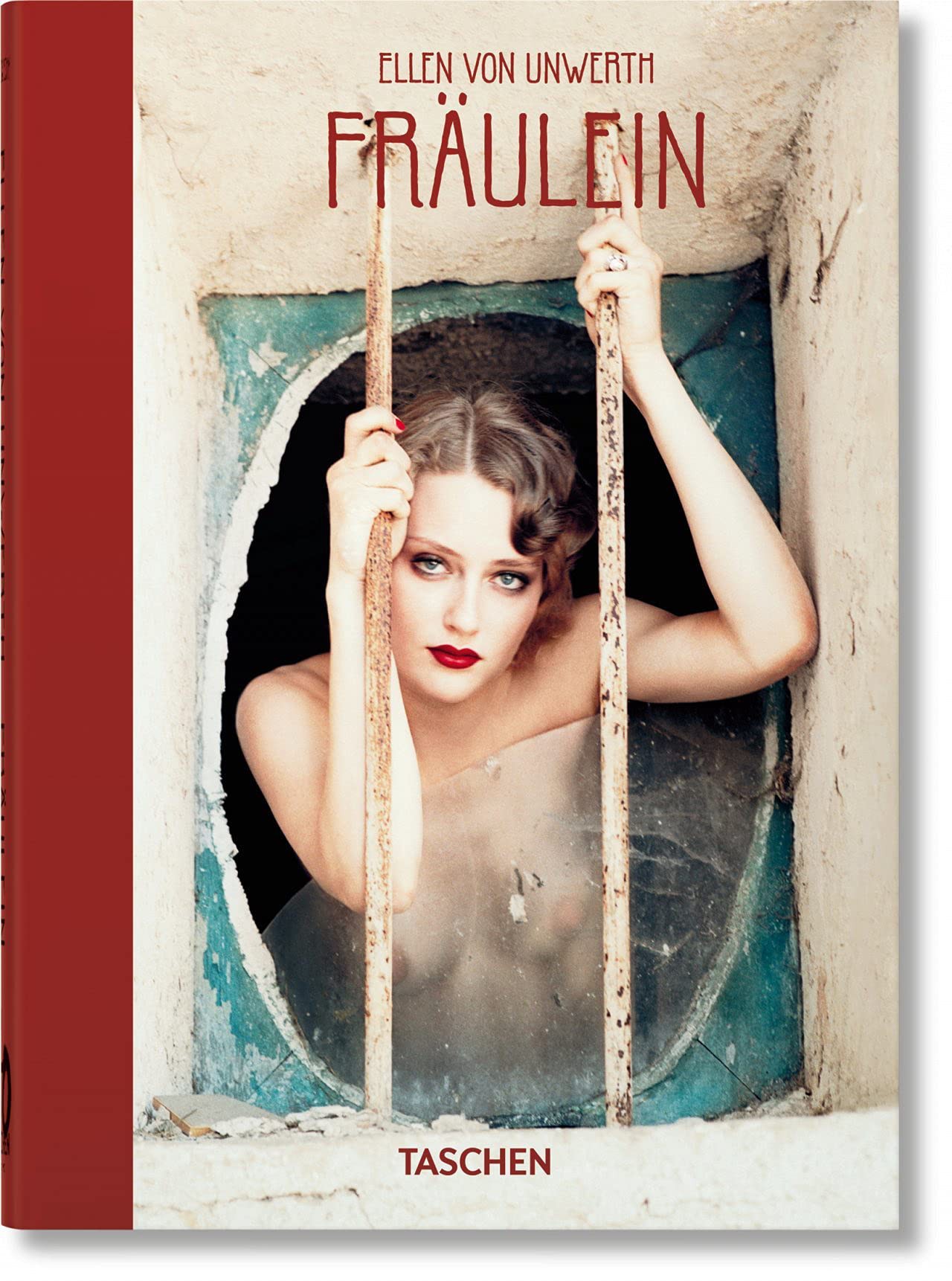 Ellen von Unwerth. Fraulein. 40th Anniversary Edition (Ингрид Сиши: Эллен фон Унверт. Девушка. Издание к 40-летнему юбилею) 27 Ellen von Unwerth. Fraulein. 40th Anniversary Edition (Ингрид Сиши: Эллен фон Унверт. Девушка. Издание к 40-летнему юбилею) — изображение 27