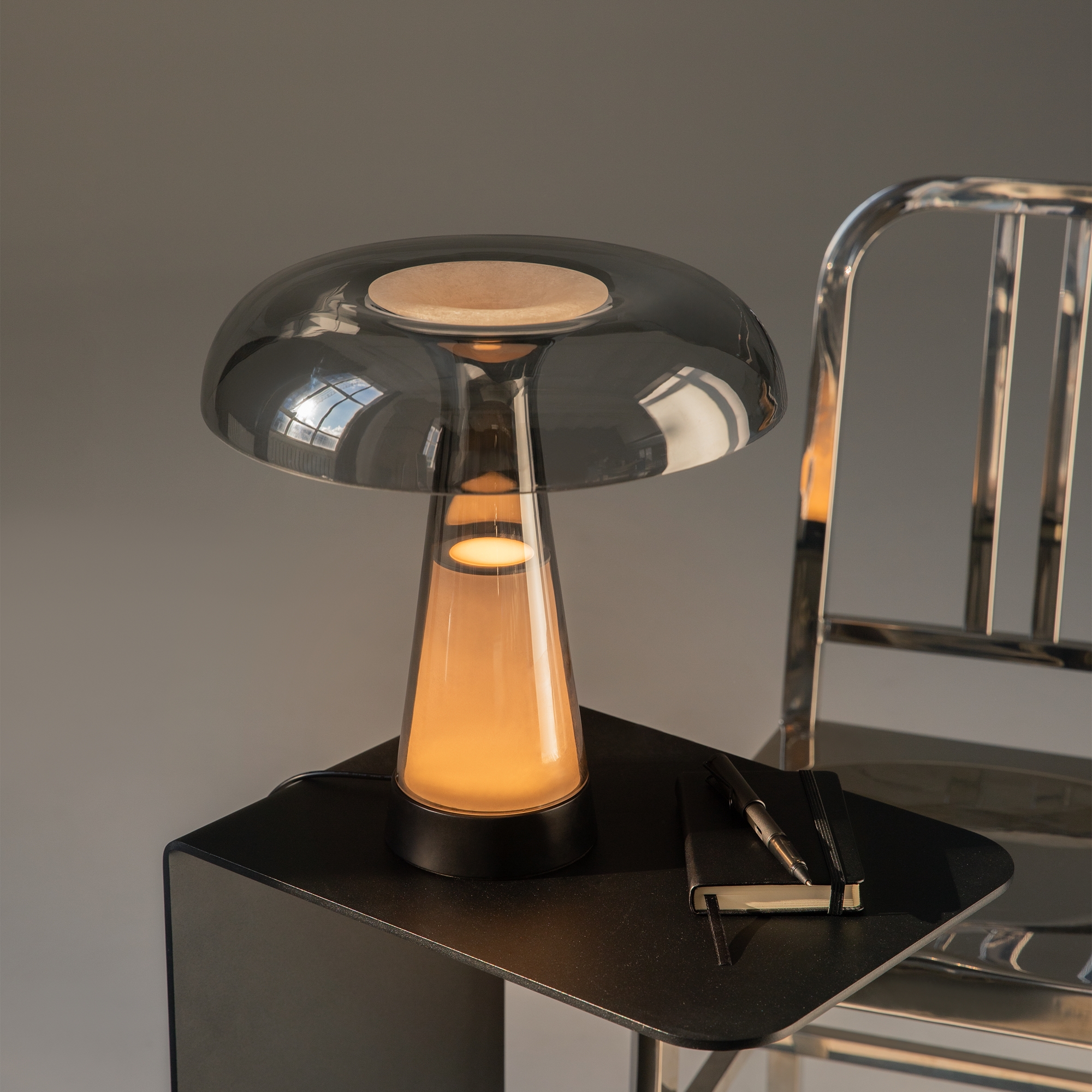 Настольный светильник VAMVIDNEE VV998412 3 Настольный светильник VAMVIDNEE VV998412 — изображение 3