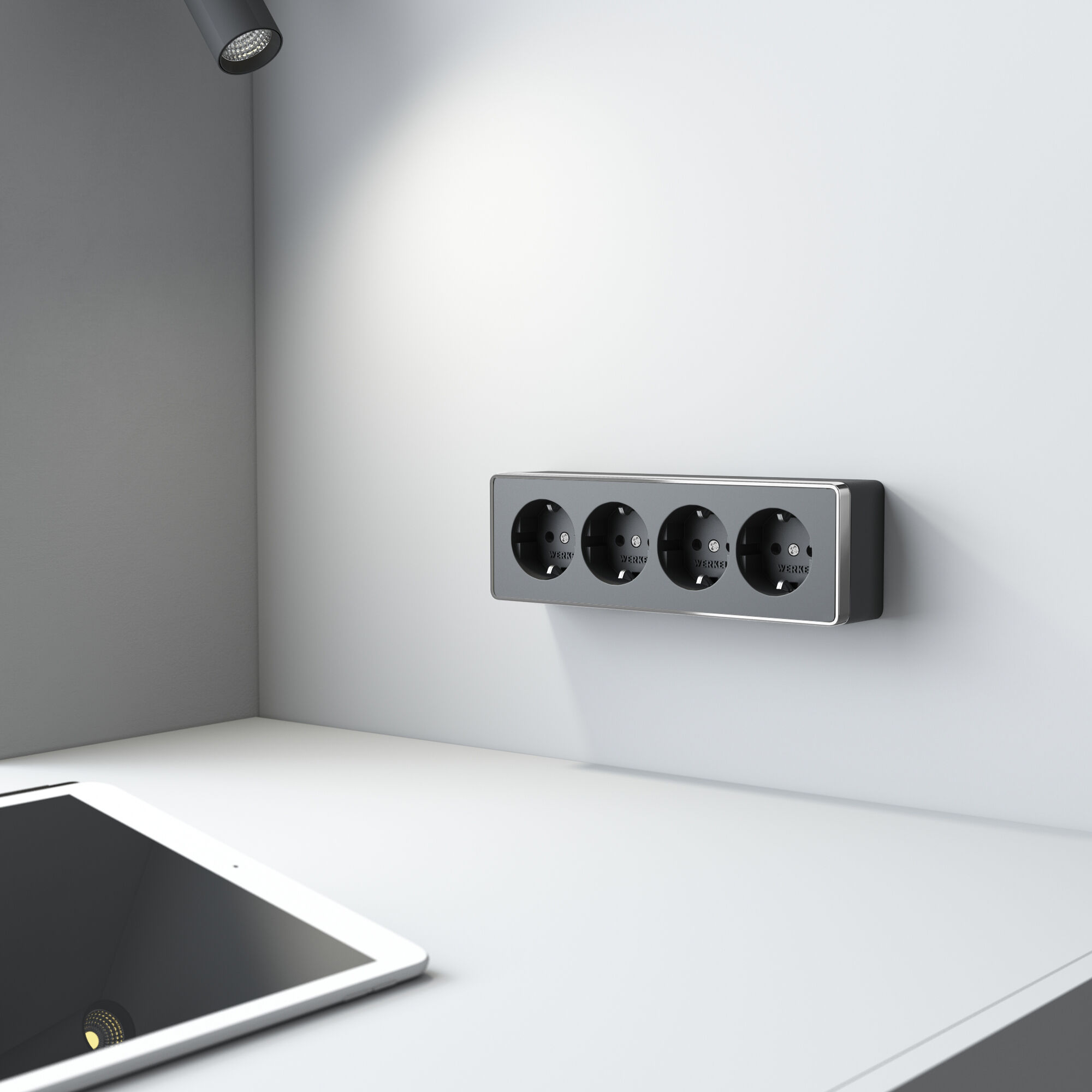 Розетка четверная с заземлением и шторками черный/хром VAMVIDNEE VV981236 4 Розетка четверная с заземлением и шторками черный/хром VAMVIDNEE VV981236 — изображение 4