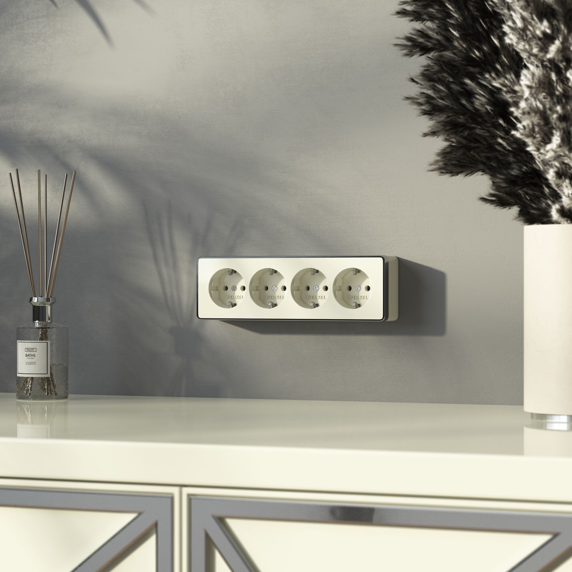 Розетка четверная с заземлением и шторками слоновая кость VAMVIDNEE VV981244 3 Розетка четверная с заземлением и шторками слоновая кость VAMVIDNEE VV981244 — изображение 3