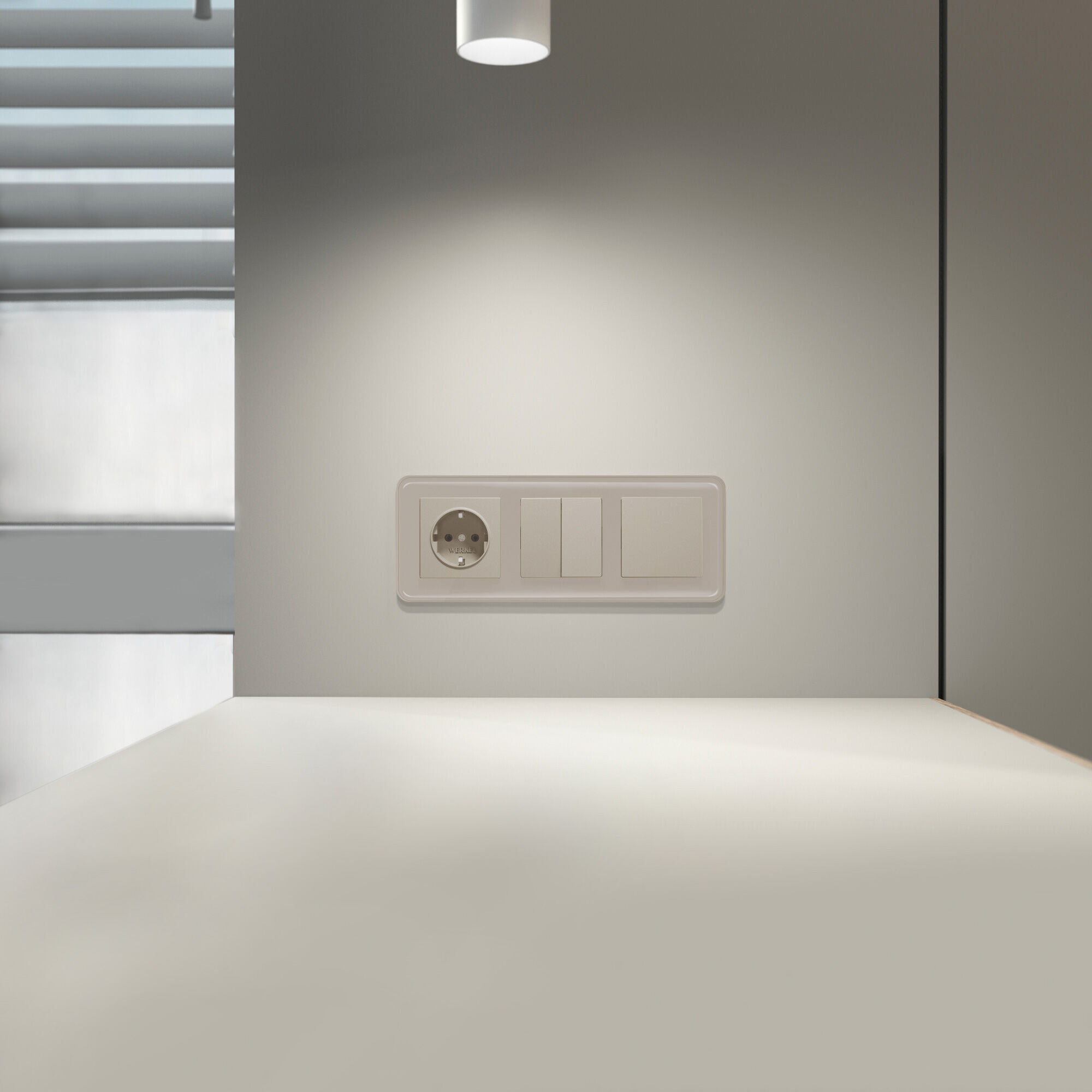 Розетка с заземлением и шторками VAMVIDNEE VV982225 3 Розетка с заземлением и шторками VAMVIDNEE VV982225 — изображение 3