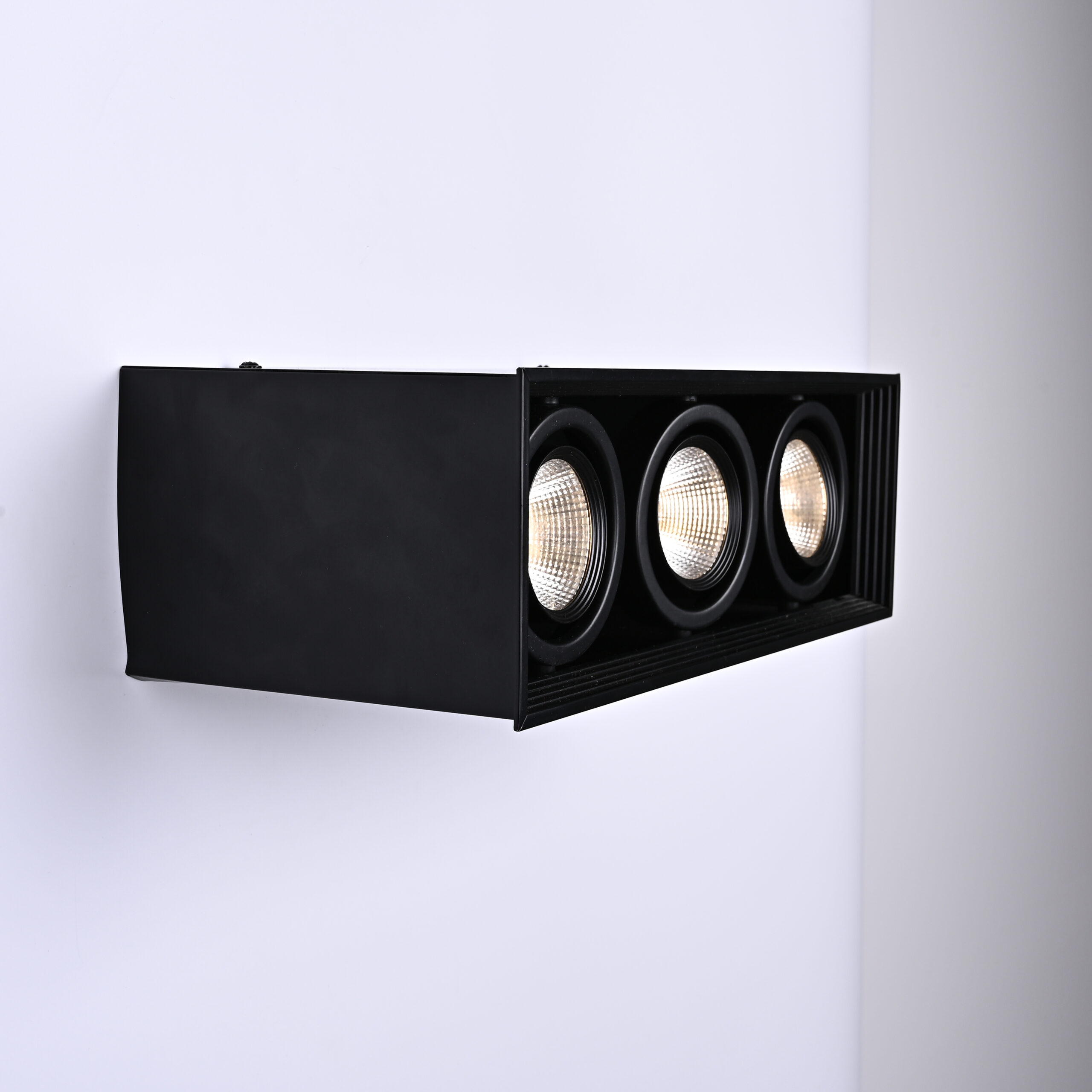 Встраиваемый светодиодный светильник VAMVIDNEE VV982555 3 Встраиваемый светодиодный светильник VAMVIDNEE VV982555 — изображение 3