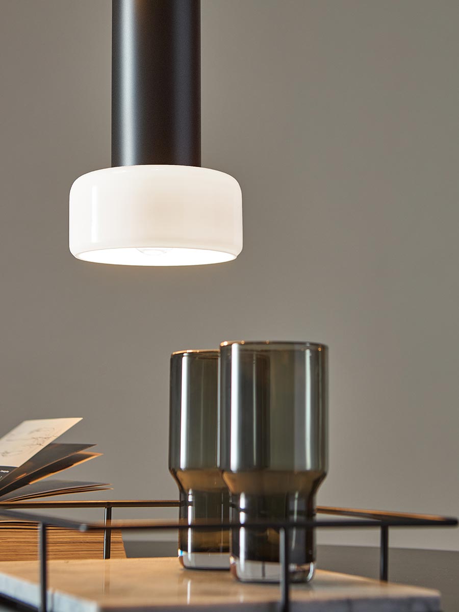 Светильник подвесной каскадный х см плафона белый/черный VAMVIDNEE VV1028749 8 Светильник подвесной каскадный х см плафона белый/черный VAMVIDNEE VV1028749 — изображение 8