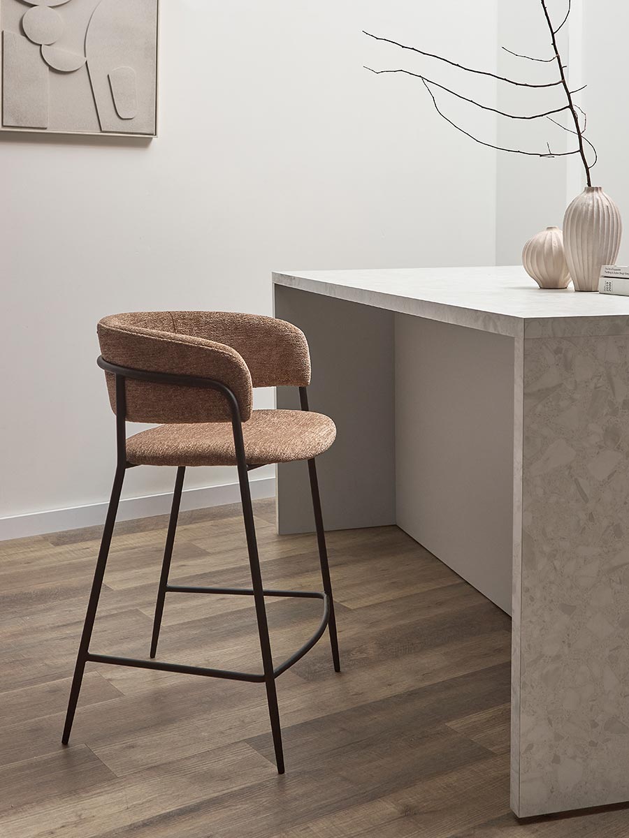 Стул барный мягкий шенилл светло-коричневый VAMVIDNEE VV1042949 4 Стул барный мягкий шенилл светло-коричневый VAMVIDNEE VV1042949 — изображение 4