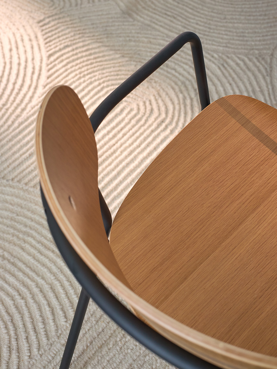 Стул с подлокотниками светлый орех VAMVIDNEE VV1042940 5 Стул с подлокотниками светлый орех VAMVIDNEE VV1042940 — изображение 5